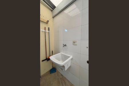 Apartamento para alugar com 71m², 3 quartos e 1 vagaÁrea de Serviço