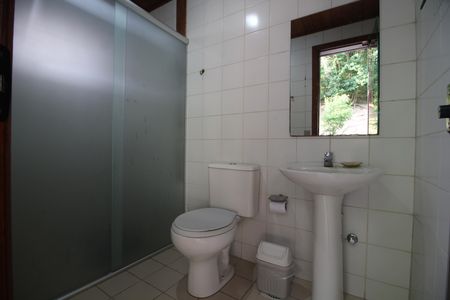 Casa à venda com 320m², 4 quartos e 4 vagasBanheiro Social