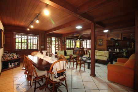 Sala 1 de casa à venda com 4 quartos, 320m² em Jacarepaguá, Rio de Janeiro