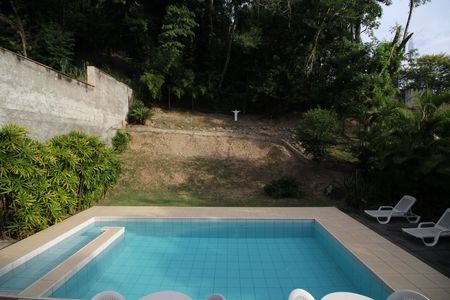 Casa à venda com 320m², 4 quartos e 4 vagasQuarto 4 - Vista