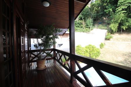 Casa à venda com 320m², 4 quartos e 4 vagasQuarto 4 - Varanda