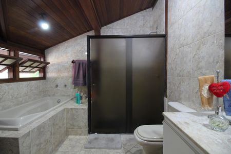Casa à venda com 320m², 4 quartos e 4 vagasQuarto 4 - Suíte