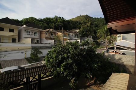 Casa à venda com 320m², 4 quartos e 4 vagasQuarto 1 - Vista