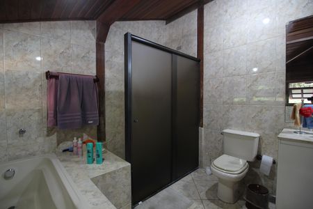 Casa à venda com 320m², 4 quartos e 4 vagasQuarto 4 - Suíte