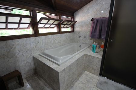 Casa à venda com 320m², 4 quartos e 4 vagasQuarto 4 - Suíte