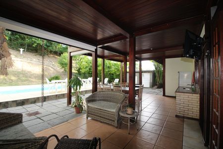 Casa à venda com 320m², 4 quartos e 4 vagasÁrea Externa
