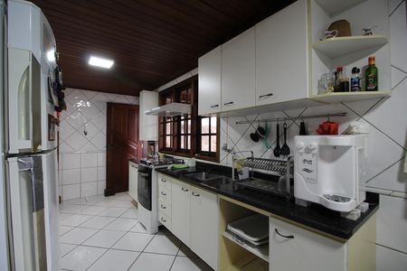 Casa à venda com 320m², 4 quartos e 4 vagasCozinha