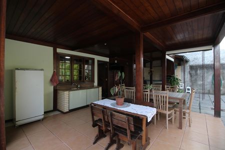 Casa à venda com 320m², 4 quartos e 4 vagasÁrea Externa