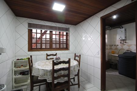 Casa à venda com 320m², 4 quartos e 4 vagasCozinha