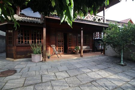 Casa à venda com 320m², 4 quartos e 4 vagasÁrea Externa