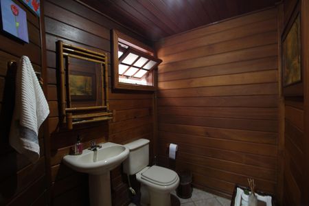 Casa à venda com 320m², 4 quartos e 4 vagasLavabo