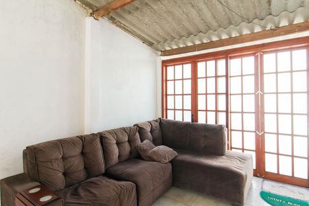 Área externa de casa à venda com 4 quartos, 100m² em Guajuviras, Canoas