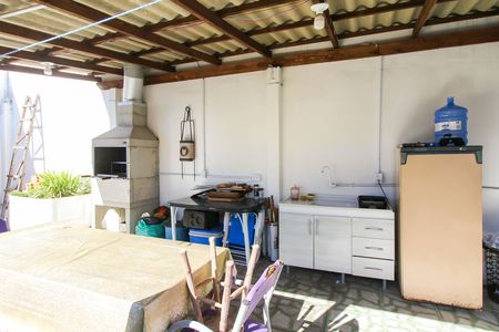 Casa à venda com 100m², 4 quartos e 2 vagas Casa à venda com 100m², 4 quartos e 2 vagasÁrea externa