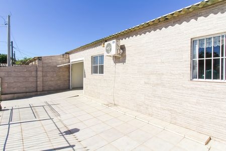 Casa à venda com 100m², 4 quartos e 2 vagas Casa à venda com 100m², 4 quartos e 2 vagasÁrea externa
