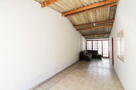 Casa à venda com 100m², 4 quartos e 2 vagas Casa à venda com 100m², 4 quartos e 2 vagasÁrea externa