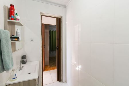 Casa à venda com 100m², 4 quartos e 2 vagas Casa à venda com 100m², 4 quartos e 2 vagasBanheiro