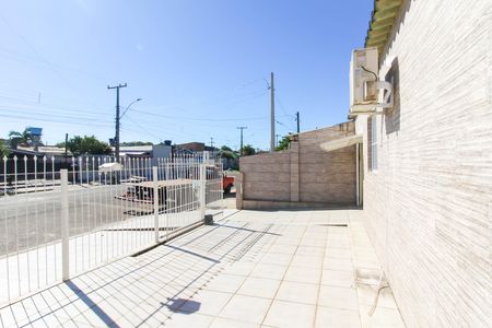 Casa à venda com 100m², 4 quartos e 2 vagas Casa à venda com 100m², 4 quartos e 2 vagasÁrea externa