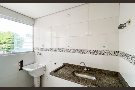 Cozinha de apartamento para alugar com 1 quarto, 40m² em Parque Paineiras, São Paulo