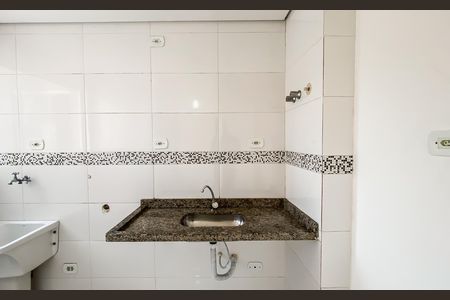 Cozinha  de apartamento para alugar com 1 quarto, 40m² em Parque Paineiras, São Paulo