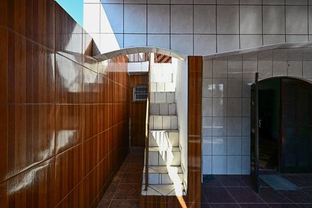 Casa para alugar com 240m², 3 quartos e 1 vagaEscada 