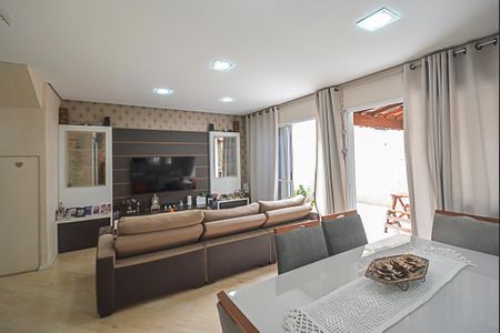 Casa de condomínio para alugar com 97m², 3 quartos e 2 vagasSala