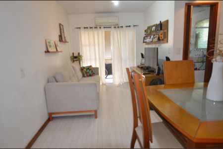Sala de apartamento à venda com 2 quartos, 55m² em Jardim Sulacap, Rio de Janeiro