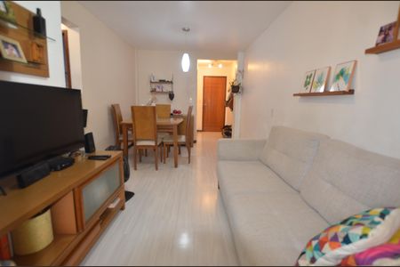Sala de apartamento à venda com 2 quartos, 55m² em Jardim Sulacap, Rio de Janeiro
