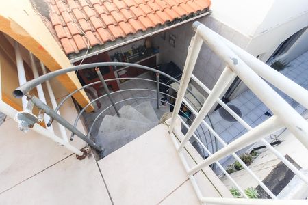 Casa à venda com 125m², 4 quartos e 2 vagasEntrada Casa 2