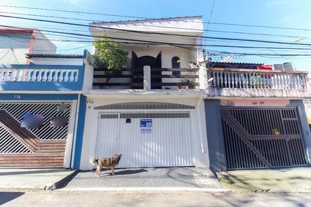 Casa à venda com 125m², 4 quartos e 2 vagasFachada