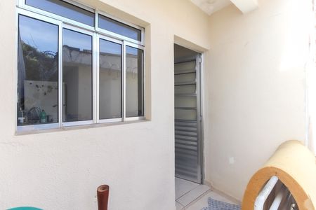 Casa à venda com 125m², 4 quartos e 2 vagasEntrada Casa 2