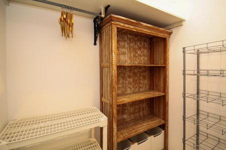 Casa de condomínio para alugar com 142m², 4 quartos e 2 vagas Casa de condomínio para alugar com 142m², 4 quartos e 2 vagasCloset Suíte