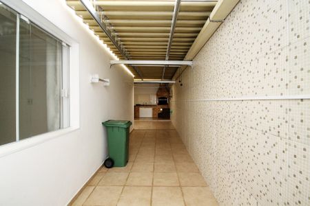 Casa de condomínio para alugar com 142m², 4 quartos e 2 vagas Casa de condomínio para alugar com 142m², 4 quartos e 2 vagasCorredor Externo