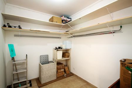 Casa de condomínio para alugar com 142m², 4 quartos e 2 vagas Casa de condomínio para alugar com 142m², 4 quartos e 2 vagasQuarto de Serviço