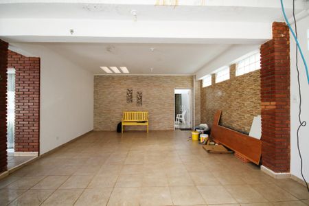 Casa de condomínio para alugar com 142m², 4 quartos e 2 vagas Casa de condomínio para alugar com 142m², 4 quartos e 2 vagasEntrada