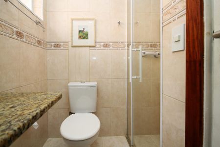 Casa de condomínio para alugar com 142m², 4 quartos e 2 vagas Casa de condomínio para alugar com 142m², 4 quartos e 2 vagasBanheiro