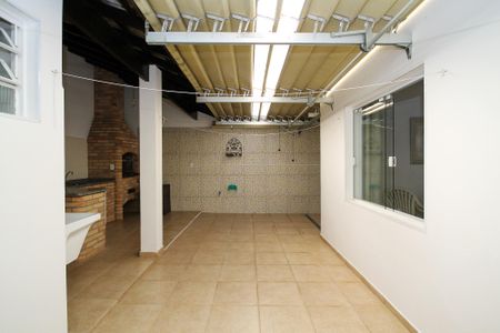 Casa de condomínio para alugar com 142m², 4 quartos e 2 vagas Casa de condomínio para alugar com 142m², 4 quartos e 2 vagasQuintal