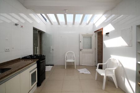 Casa de condomínio para alugar com 142m², 4 quartos e 2 vagas Casa de condomínio para alugar com 142m², 4 quartos e 2 vagasCozinha