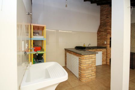 Casa de condomínio para alugar com 142m², 4 quartos e 2 vagas Casa de condomínio para alugar com 142m², 4 quartos e 2 vagasLavanderia