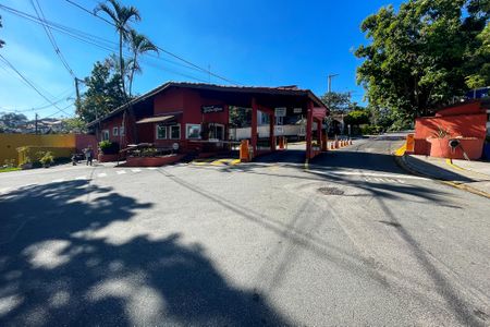 Casa de condomínio para alugar com 142m², 4 quartos e 2 vagas Casa de condomínio para alugar com 142m², 4 quartos e 2 vagasFachada Condomínio