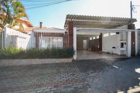 Casa de condomínio para alugar com 142m², 4 quartos e 2 vagas Casa de condomínio para alugar com 142m², 4 quartos e 2 vagasFachada Casa