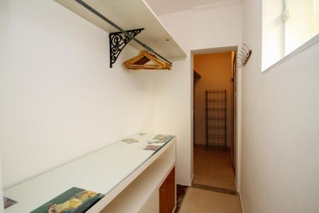 Casa de condomínio para alugar com 142m², 4 quartos e 2 vagas Casa de condomínio para alugar com 142m², 4 quartos e 2 vagasCloset Suíte