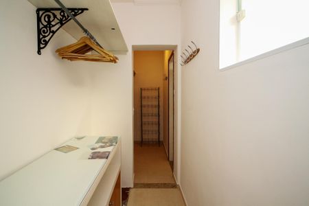 Casa de condomínio para alugar com 142m², 4 quartos e 2 vagas Casa de condomínio para alugar com 142m², 4 quartos e 2 vagasCloset Suíte
