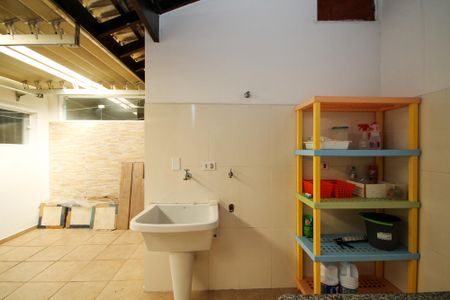 Casa de condomínio para alugar com 142m², 4 quartos e 2 vagas Casa de condomínio para alugar com 142m², 4 quartos e 2 vagasLavanderia