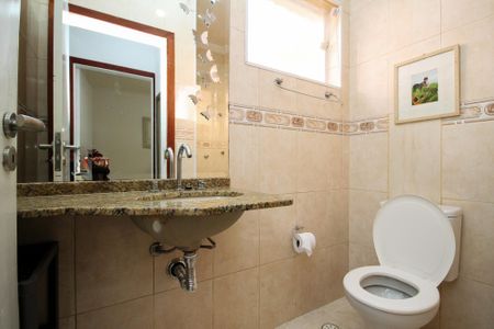 Casa de condomínio para alugar com 142m², 4 quartos e 2 vagas Casa de condomínio para alugar com 142m², 4 quartos e 2 vagasBanheiro