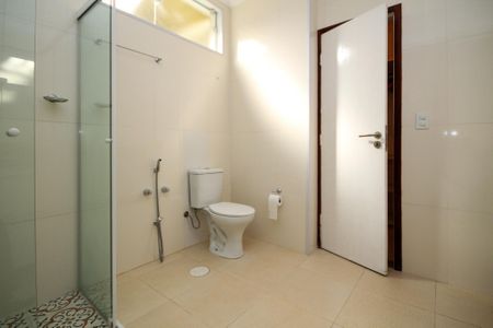 Casa de condomínio para alugar com 142m², 4 quartos e 2 vagas Casa de condomínio para alugar com 142m², 4 quartos e 2 vagasBanheiro Suíte