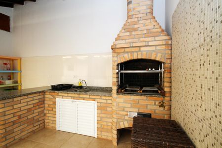 Casa de condomínio para alugar com 142m², 4 quartos e 2 vagas Casa de condomínio para alugar com 142m², 4 quartos e 2 vagasChurrasqueira