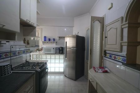 Apartamento para alugar com 310m², 3 quartos e 2 vagas Apartamento para alugar com 310m², 3 quartos e 2 vagasCozinha
