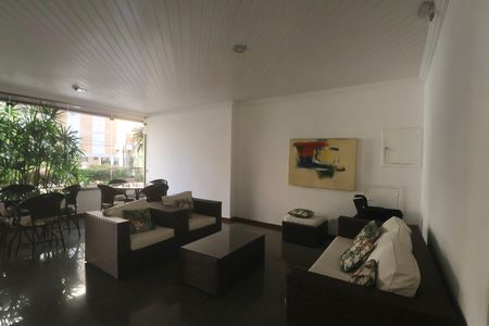 Apartamento para alugar com 310m², 3 quartos e 2 vagas Apartamento para alugar com 310m², 3 quartos e 2 vagasHall de entrada