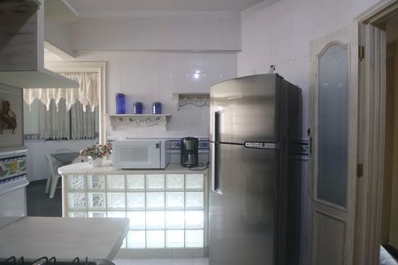 Apartamento para alugar com 310m², 3 quartos e 2 vagas Apartamento para alugar com 310m², 3 quartos e 2 vagasCozinha