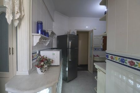 Apartamento para alugar com 310m², 3 quartos e 2 vagas Apartamento para alugar com 310m², 3 quartos e 2 vagasCozinha